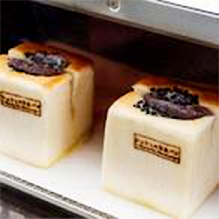 白いケーキ