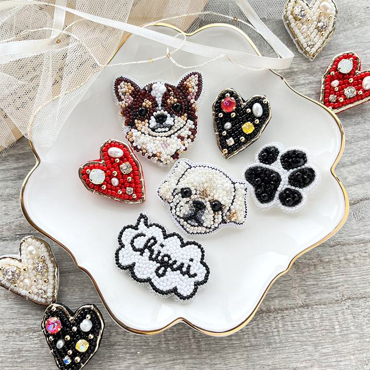 わんちゃんのビーズ刺繍